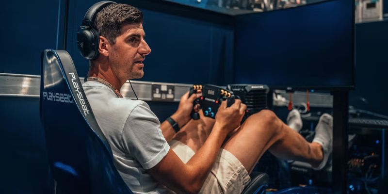 Thủ thành của Real Madrid cũng là một fan cuồng nhiệt của Esports