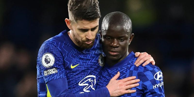 Kante là một cầu thủ rất được lòng fan và cũng như đồng đội, kể cả HLV cũng rất ưng ý anh ấy