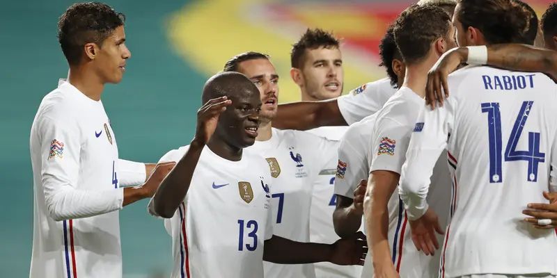 Kante được mọi người từ fan, đồng đội và HLV yêu mến, đặt biệt danh cho anh là "Kan Cute"