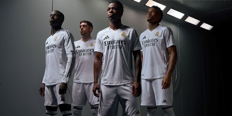 "Quân đoàn Bạch Y" có lẽ là cái tên mỹ miều và xứng đáng cho đội bóng Hoàng gia Tây Ban Nha