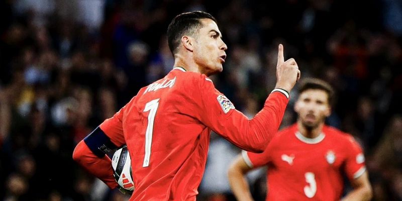 Ronaldo ghi bàn để giúp Bồ Đào Nha gỡ hòa 2 - 2