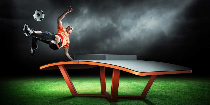 Luật chơi của Teqball là sự pha trộn giữa bóng bàn và bóng đá
